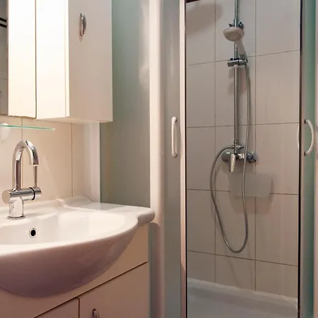 Lanela شقة زادار