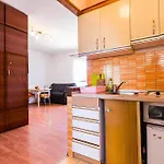شقة Lanela